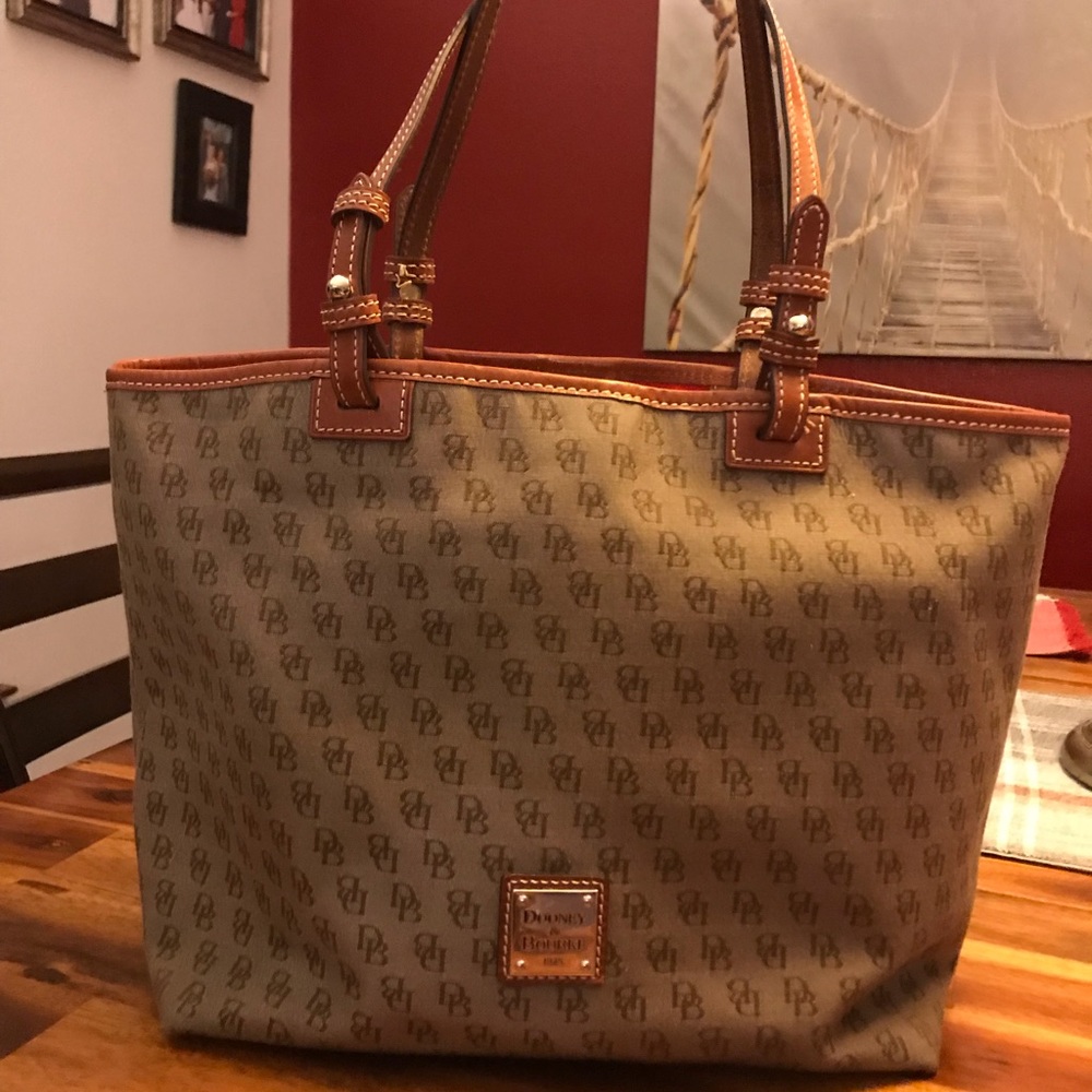 Large Brown Dooney & Bourke Bag - Picture 1 of 8